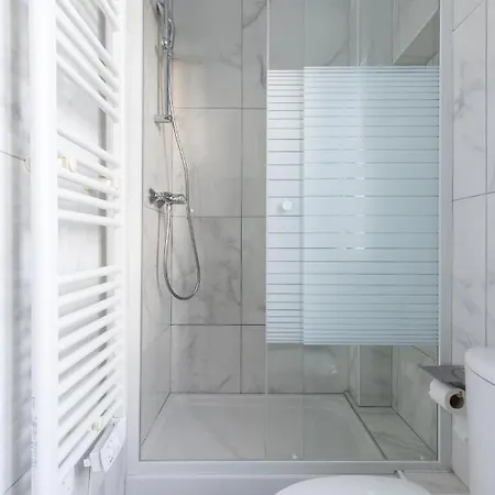 Appartement Sublime 4p Avec Balcon Privee. Neuilly-sur-Seine